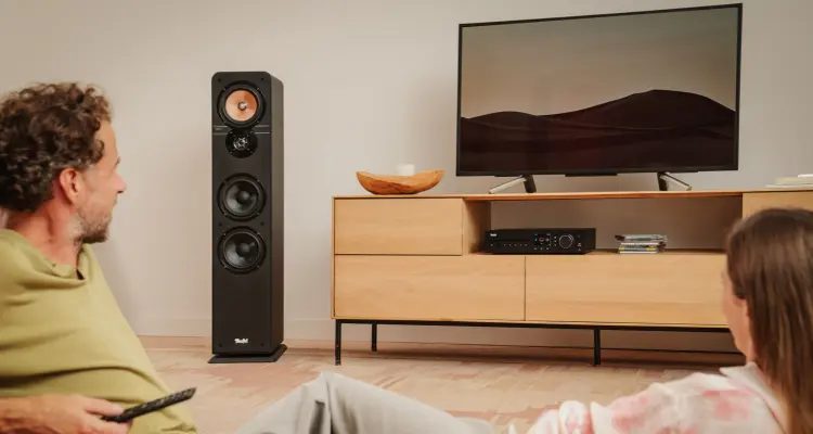 Enceinte l'ULTIMA 40 KOMBO 2 dans un salon