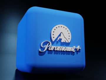 Ein digital erzeugter, lauer Würfel, der das Logo des Video-Streamingdienstes Paramount+ zeigt.